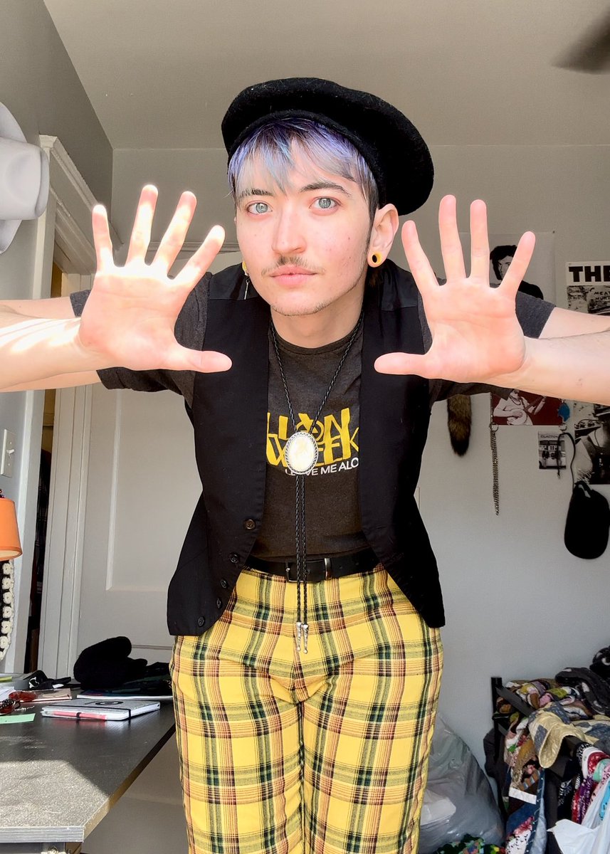 brobecking's tweet photo. the outfit :) https://t.co/BliKqFkas3