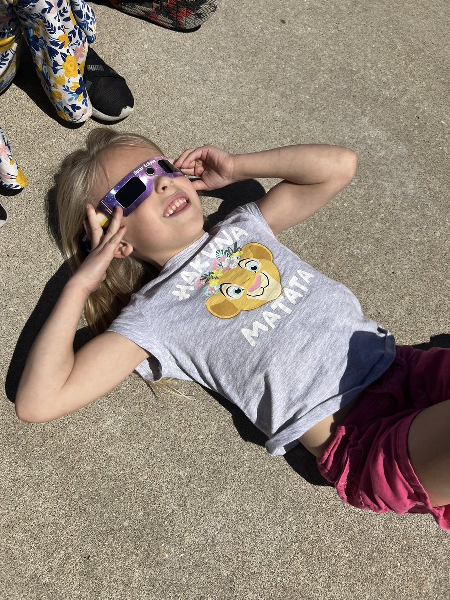 LiveLaughTeachK's tweet photo. Total Solar Eclipse 2024! #usd379 #lincoln379 https://t.co/qTsf89OMZ4