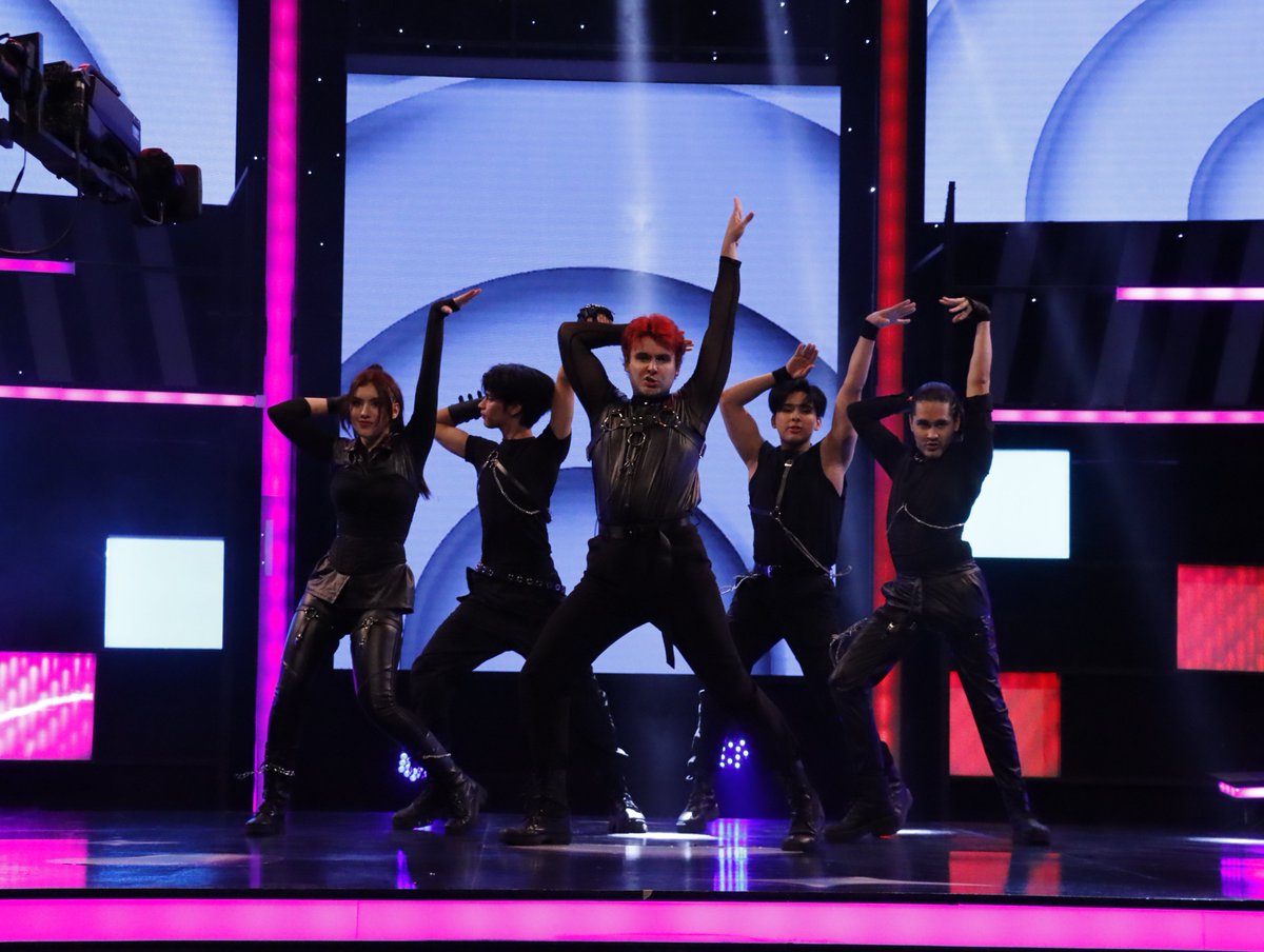 Telefuturo's tweet image. ¡#Klaas no nos deja de sorprender! 🔥 Una presentación IMPECABLE 👏

⚡ #KwaveKpopChallenge @CocaCola_Py