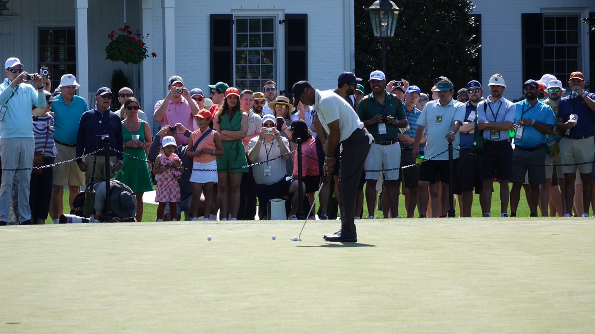 Seeing the crowds around Tiger Woods never gets old to me. Nothing like a Tiger gallery. 📸 by @ReevesJackson_ #themasters