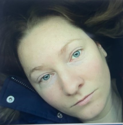 MISSING: 38yo Catherine Maxwell, Lewis Ctr, went for a walk @ 12:30pm today and is now missing. She has shoulder-length red/light brown hair, blue eyes &amp; is 5'7", 118#. Wearing: purple shirt w/ "French Lake Resort" on the front, light-colored pants, tan sandals. Call 740-833-2800