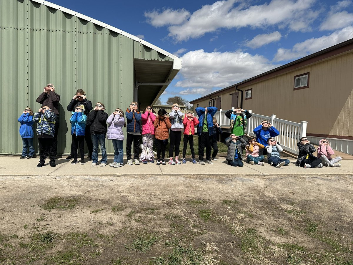 sprunk_holly's tweet photo. Solar Eclipse ☀️🌙
First Grade Style 👓 
@PCElemSchool #lakeviewvikes #Eclipse2024 https://t.co/CsxmrddSkn