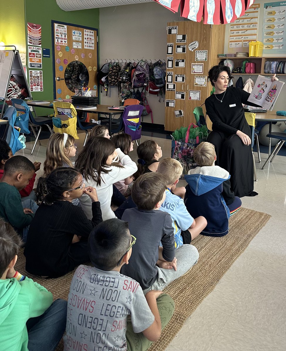 What a celestial type of day 🙃✨🌙🌞 birthdays… Eid themed mystery reader… eclipse viewing 💚
