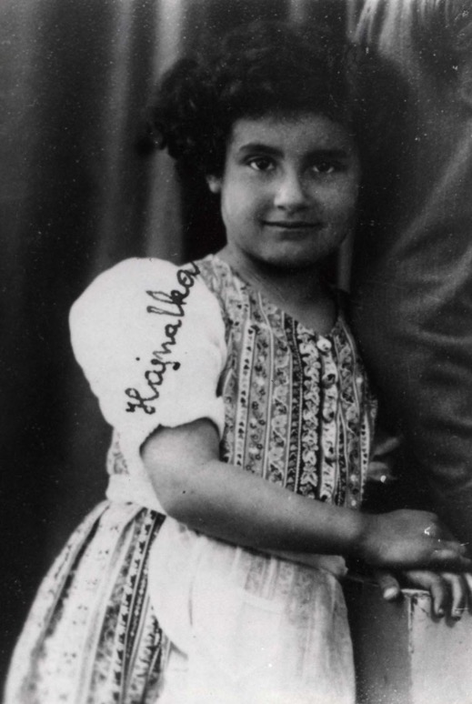 9 April 1934 | Hungarian Jewish girl Hajnal Fried was born in Vilmany. In 1944 she was deported to #Auschwitz and murdered in a gas chamber.