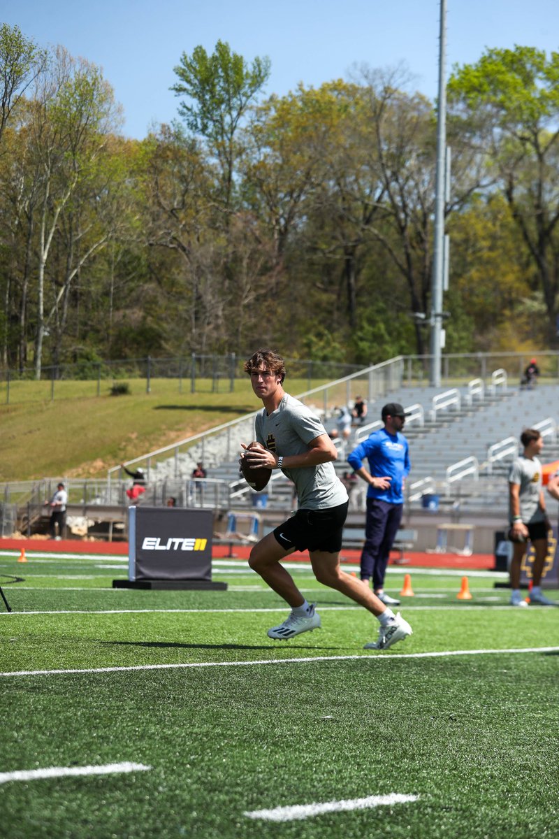 Enjoyed the opportunity to compete and work with some great coaches at the Oxford Elite 11 Regional! 🎯 @Stumpf_Brian @Elite11 @jakeganus @MoodyFBall