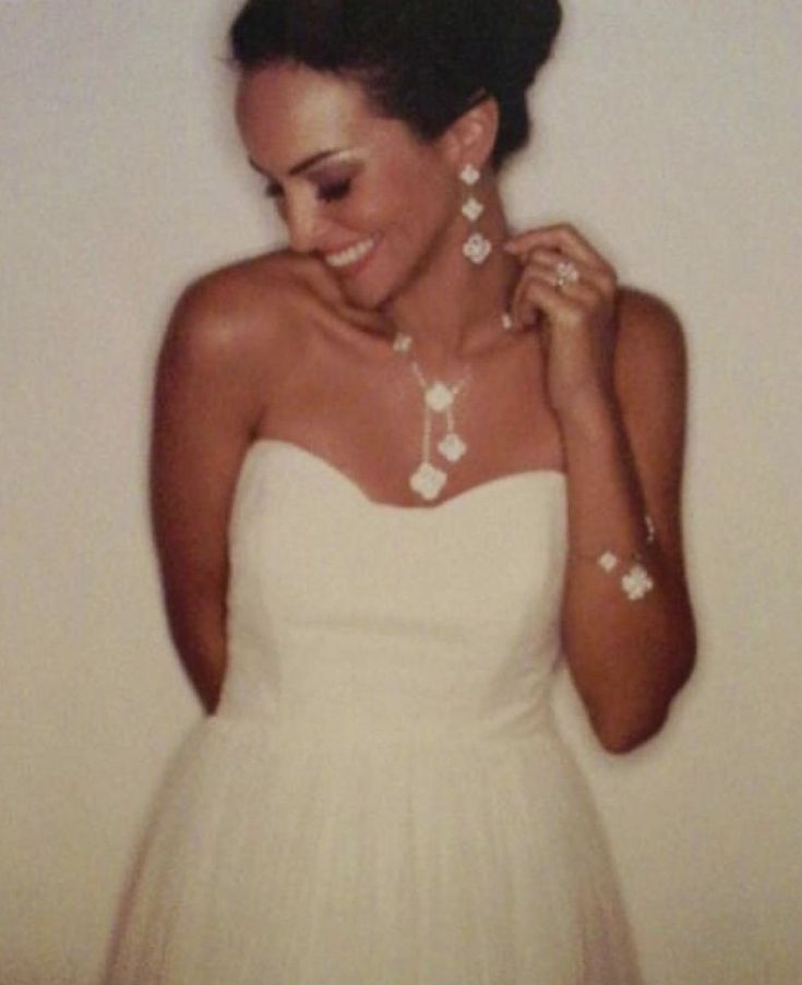 Van Cleef and Arpels bride