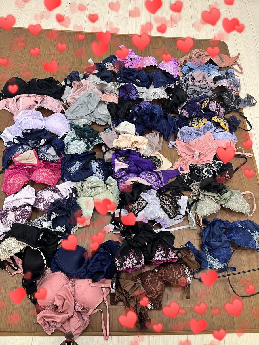 昨日は40着👙写真のお仕事^_^
パンティとチェキにサイン書きました✍️
⬇️
https://t.co/6I0aIK4TVD
⬆️
私物も毎週出品してます👗👠👙

桜🌸綺麗でしたー https://t.co/Yn3wKSk2OI