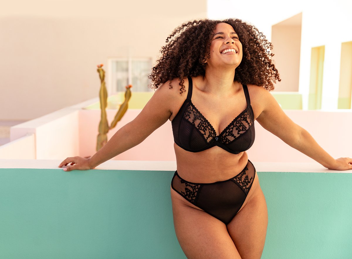 This is your sign to take Centre Stage ❤️‍ Classic black 🤝 stretch mesh top cup that allows for fluctuation, supports & shapes up to a K cup. Shop Centre stage now: bit.ly/3He1ZwM