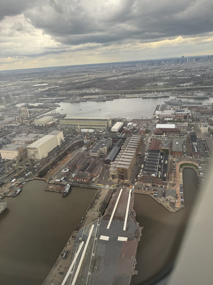 Flying home last Thursday from TX for work took me right over my 2nd job the Battleship New Jersey in drydock and the aircraft carrier ex-JFK CV-67. #BattleshipNewJersey #BB62