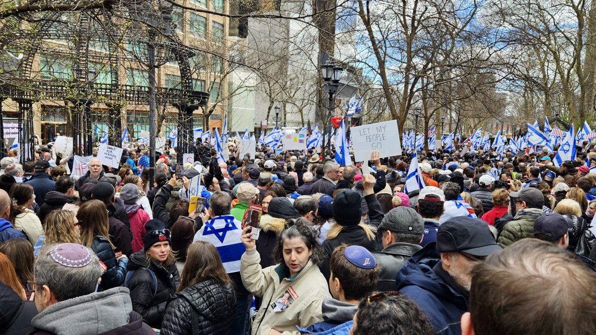 BRING. THEM. HOME. NOW.🎗️🇮🇱 On Sunday, we rallied in NYC with orgs. across our community, continuing to call for the immediate release of all 130+ hostages still in captivity in Gaza. We are proud to stand with Israel – and will not stop fighting until every hostage is freed.