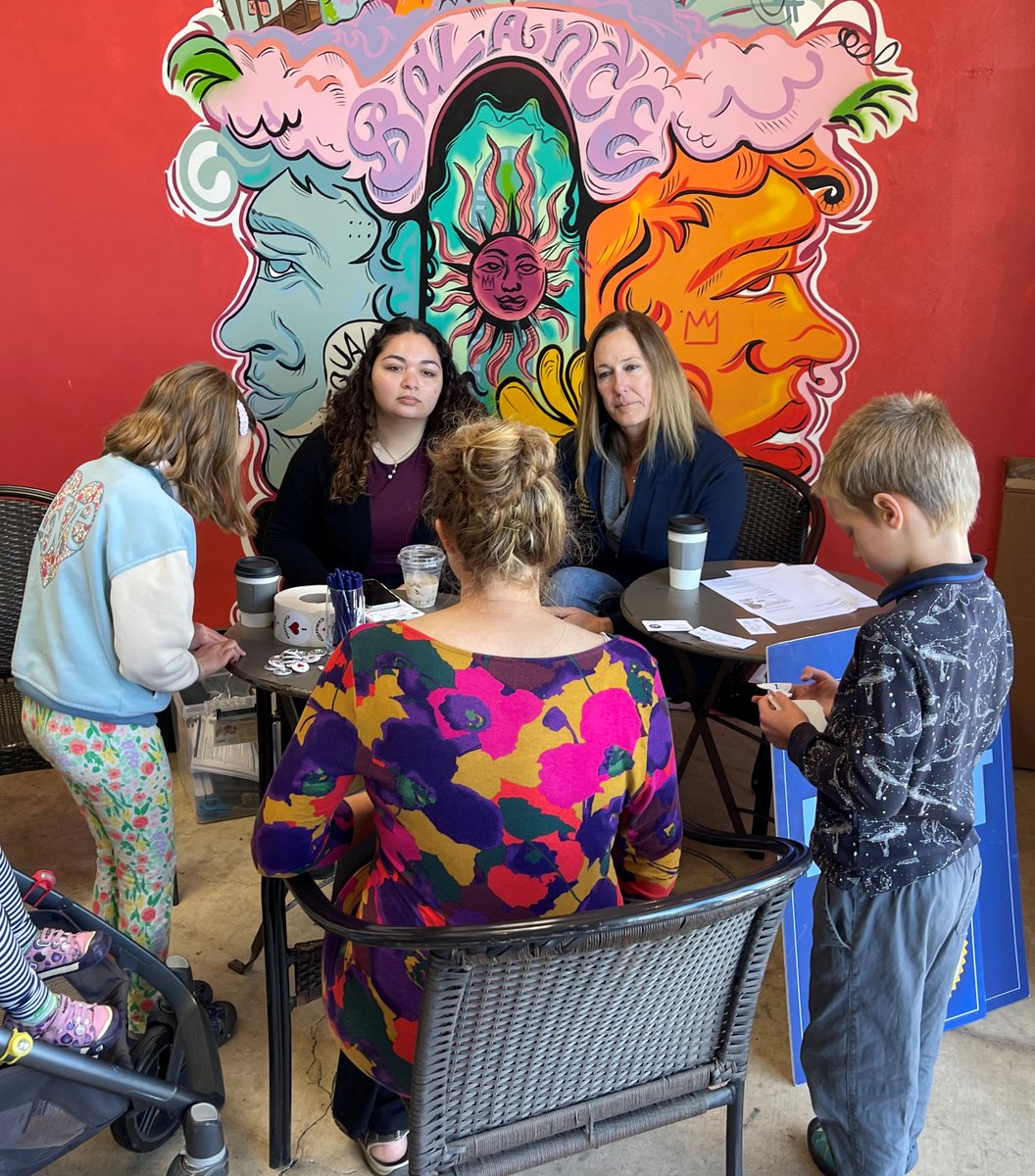 Another productive 'Sidewalk Session,' this time in @CityofCamarillo at Tree Lounge Coffee ☕. Thank you to all those who stopped by to share their thoughts and ideas. A special thanks to Camarillo Mayor Tony Trembley for spending time addressing city issues. #AD42