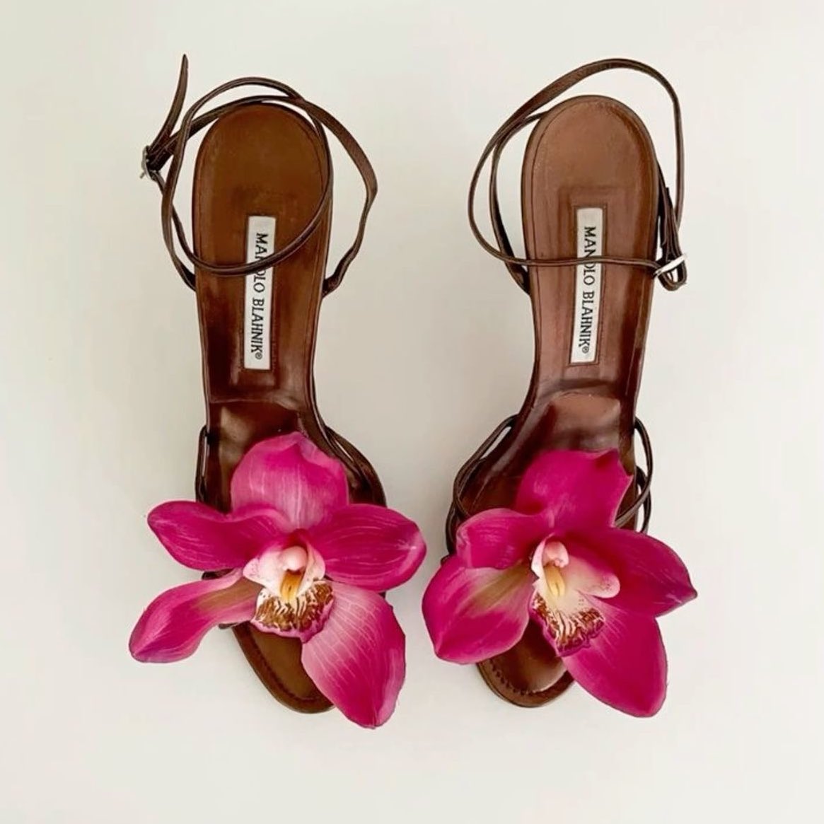 badestoutfit's tweet image. manolo blahnik flowers heels