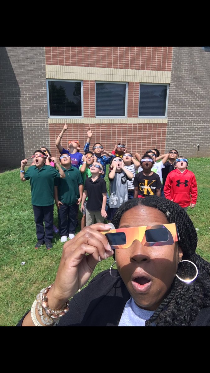 burrisstipes's tweet photo. Science is Simply Stunning! Totality left my @stipesstallions  &amp; I in Awe🖤 https://t.co/KjzDq3BLNL