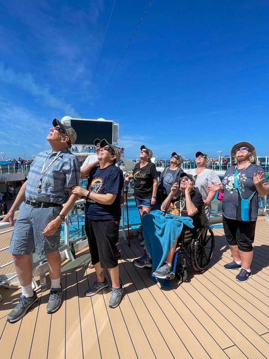 PrincessCruises's tweet photo. Discovery and Emerald ships had front-row seats to the total solar eclipse! ✨ Secure your spot on Sky Princess for 2026 and ensure you don't miss the next breathtaking eclipse while cruising through Spain! 🌟 #SolarEclipse #PrincessCruises #ILoveThis #SkyPrincess https://t.co/0z8kZPCQPL