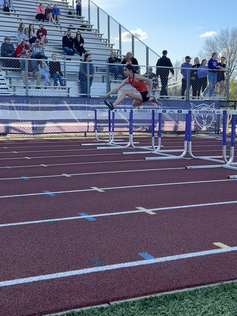 AMESTrack's tweet photo. Girls shuttle hurdle relay of Angelica Attinger, Elia Varghese, Camryn Johnson, and Sophia Hatcher run a SB time of 1:07.93 for first place!🥇 https://t.co/e9xA5WEBlZ