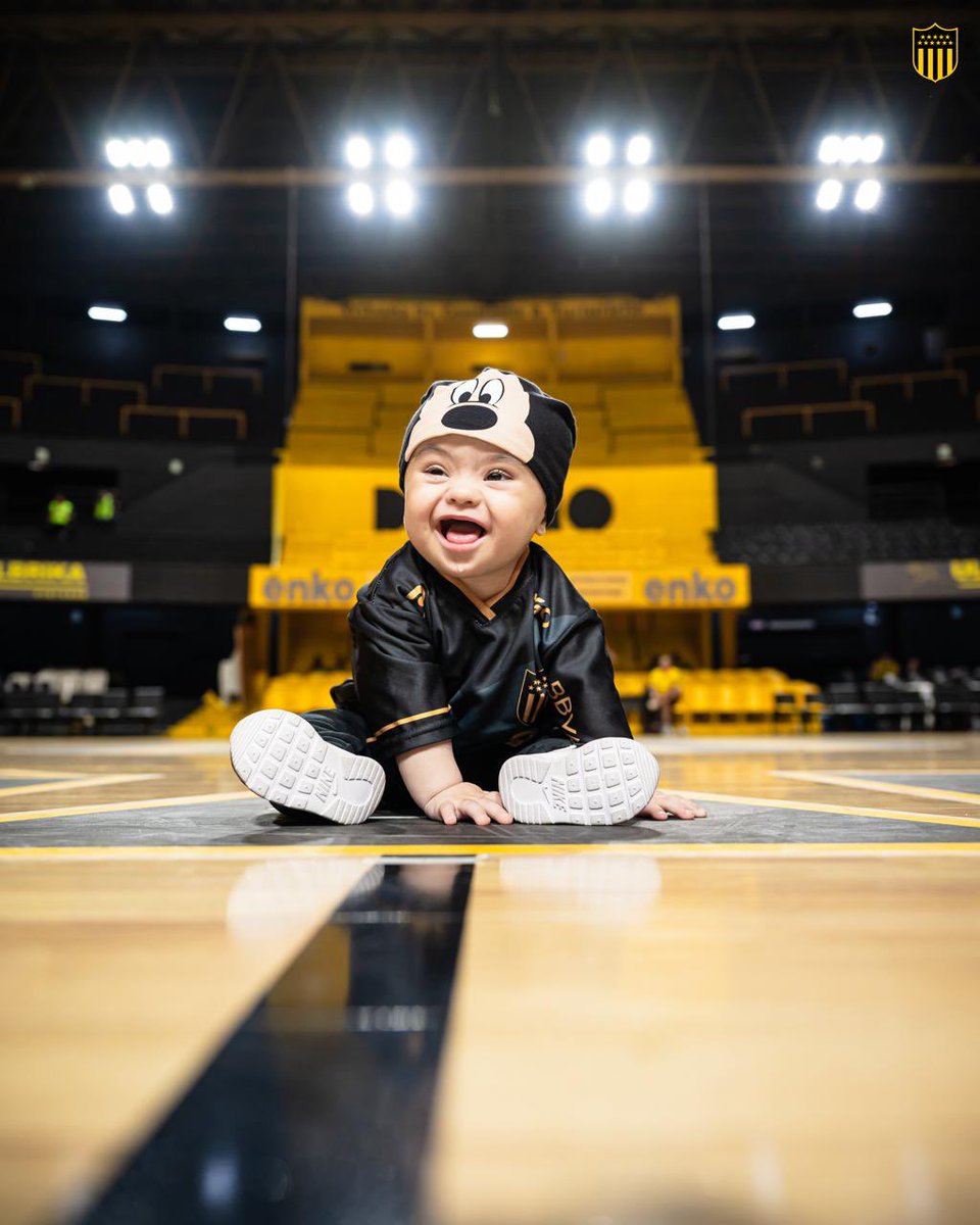 Agu__Gonzalez's tweet photo. Miren la invitación que tuvimos hoy 💛🖤

Gracias @BasketCAPuy 💛🖤

Respiramos amarillo y negro 🖤💛 https://t.co/sLXZ7azkWN