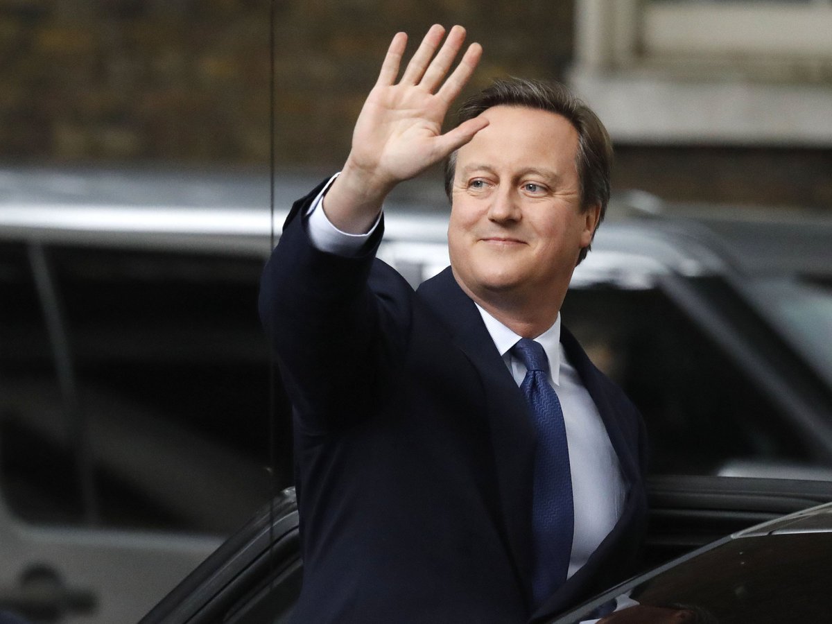 ChuckCallesto's tweet photo. BREAKING NOW: ⚠️ Foreign minister David Cameron of The United Kingdom flies to US, will meet Donald Trump at Mar-a-Lago...

DEVELOPING.. https://t.co/UVekMRPC5e