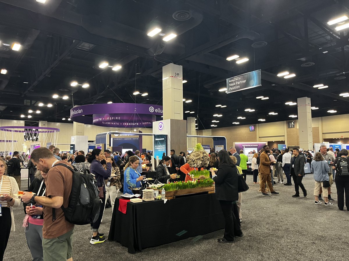 Want a bite to eat? Come to the exhibit hall for the attendee networking reception, courtesy of our Gold sponsors @CourseLeaf, @EVisionsinc, @Nelnet, and @NSClearinghouse #elive24