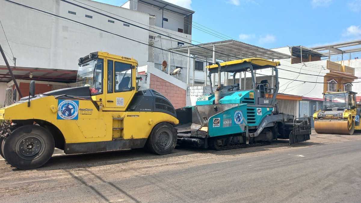 #ATENCION 
Moradores de la <a href="/girasolurb/">Urbanización Girasol</a> piden #urgente al alcalde  <a href="/aquilesalvarez/">Aquiles Alvarez Henriques</a>  que terminen una obra de asfalto en las calles, deterioradas por los contratistas. La obra quedo inconclusa hace 2 mes aprox.
El polvo que alzan los carros al pasar estan enfermando a todos.