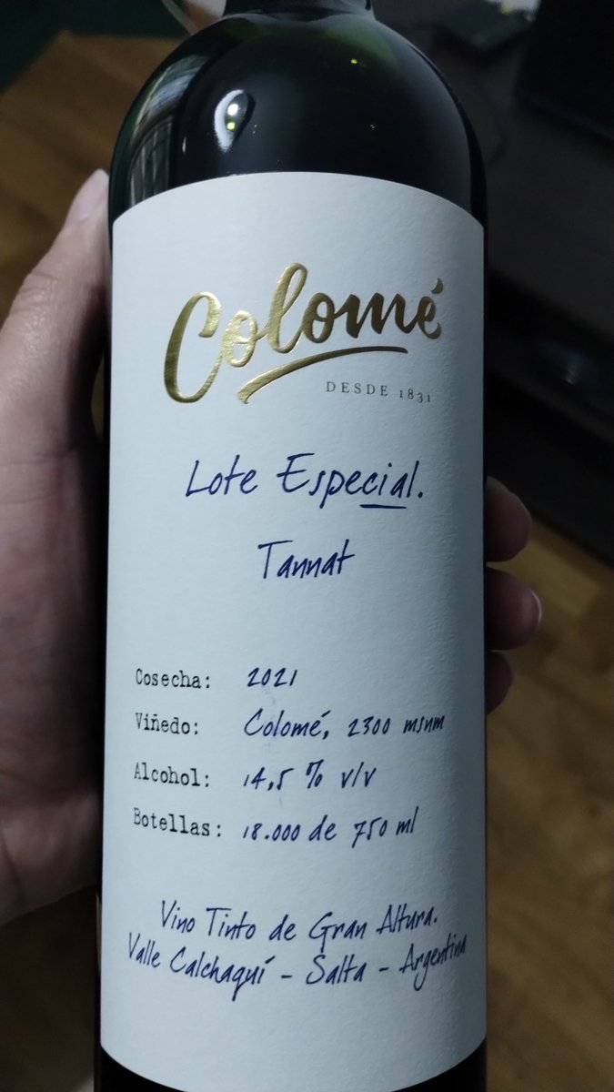 Danny_sh0878's tweet photo. Vinito de Lunes, nada mal. #MondayWine https://t.co/Yzbw8z4obB