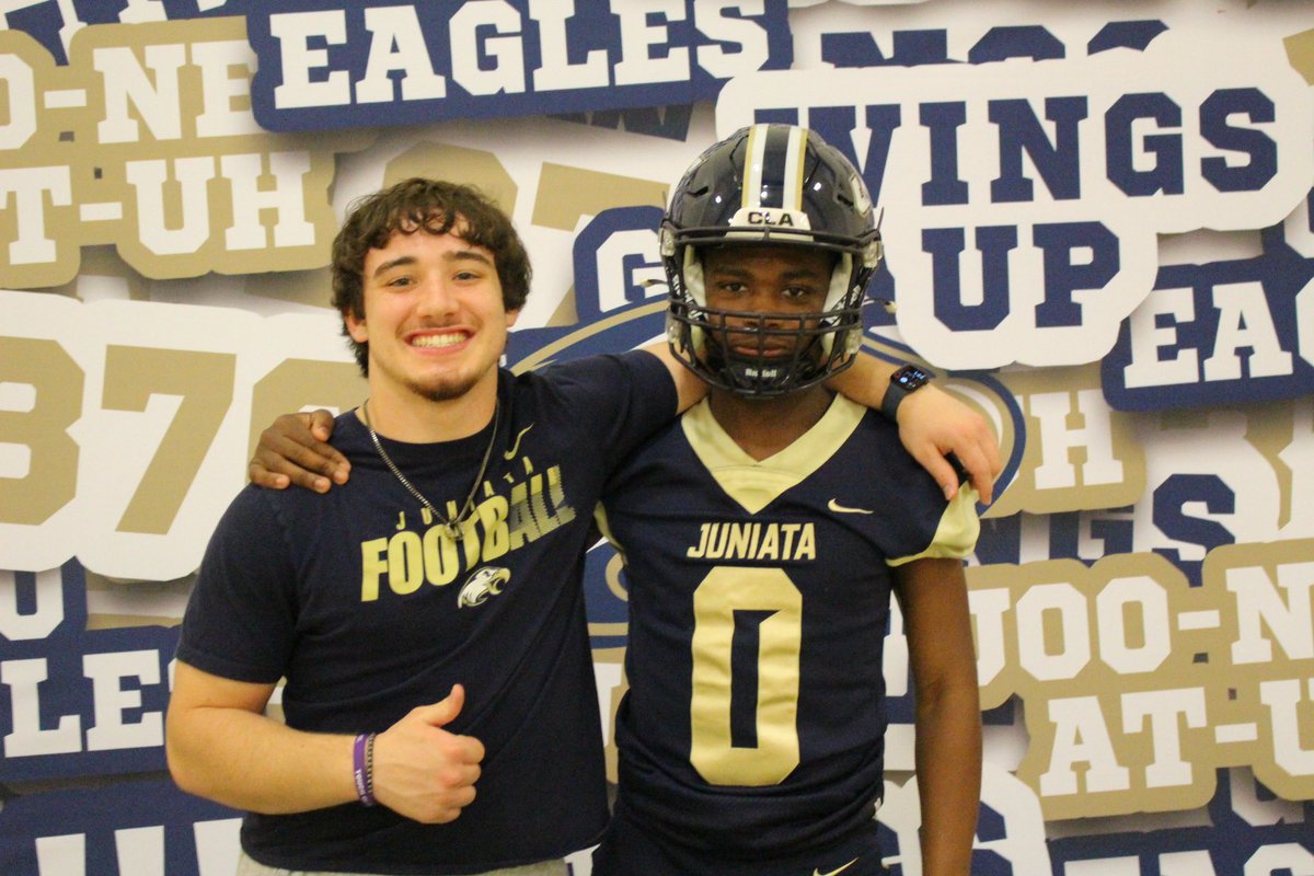 #AGTG After a great visit I am glad to say I have received an official offer from <a href="/JuniataFootball/">Juniata College Football</a> I would like to thank <a href="/LucPolglaze/">Coach Luc Polglaze</a> for making it happen. Thank you to all the coaches who welcomed me to there campus <a href="/CoachTreadJC/">Blake Treadwell</a> <a href="/CoachAnzulavich/">Coach Gage Anzulavich</a>