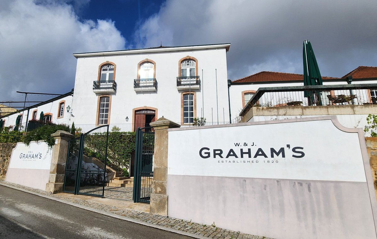 Jean_Vincent's tweet image. My office for the day, preparing the sommeliers exams for 69 countries. #asisomms #flyingsommelier