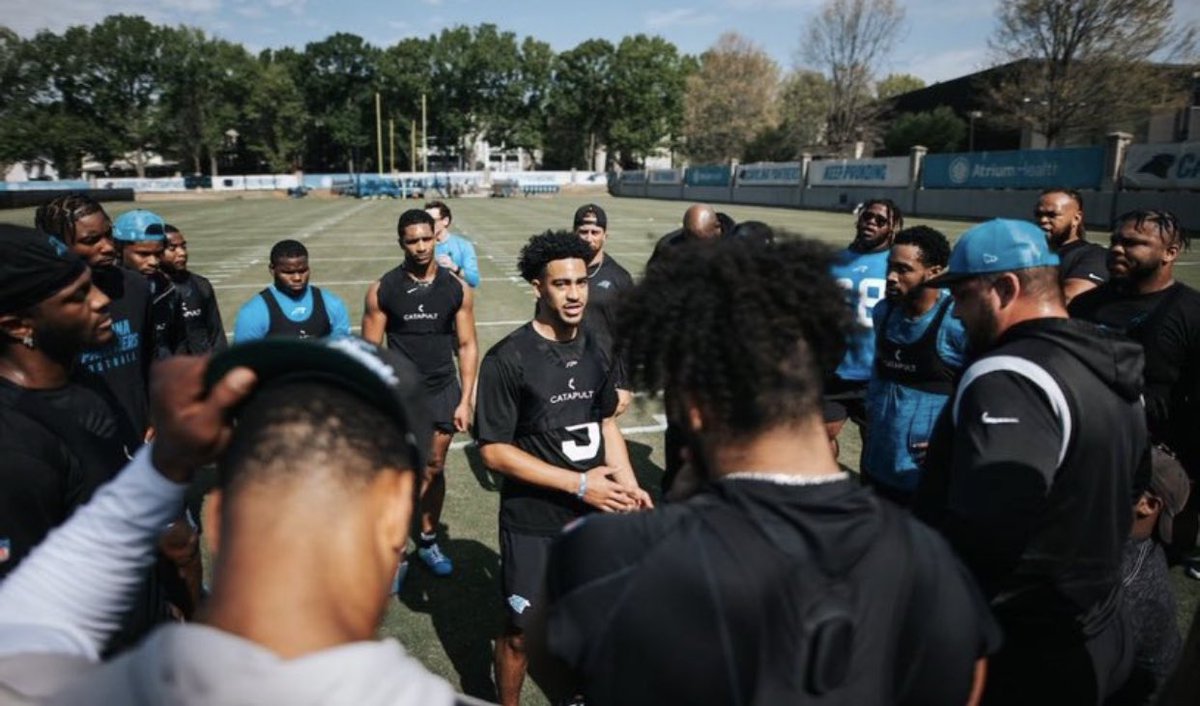 lilrocketnasa's tweet image. “Sack after sack . That shit ain’t flying this year nigga I’ll retire” (stares at Ickey)”