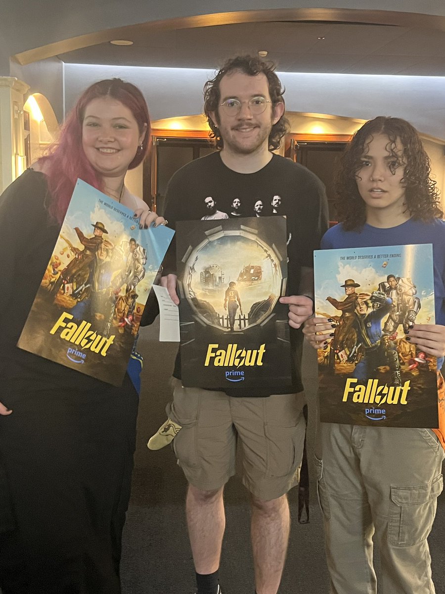 VGHL's tweet photo. FALLOUT PREMIERE TIME AT THE BULLOCK!! #Fallout #FalloutonPrime https://t.co/z4xhaoiAIv
