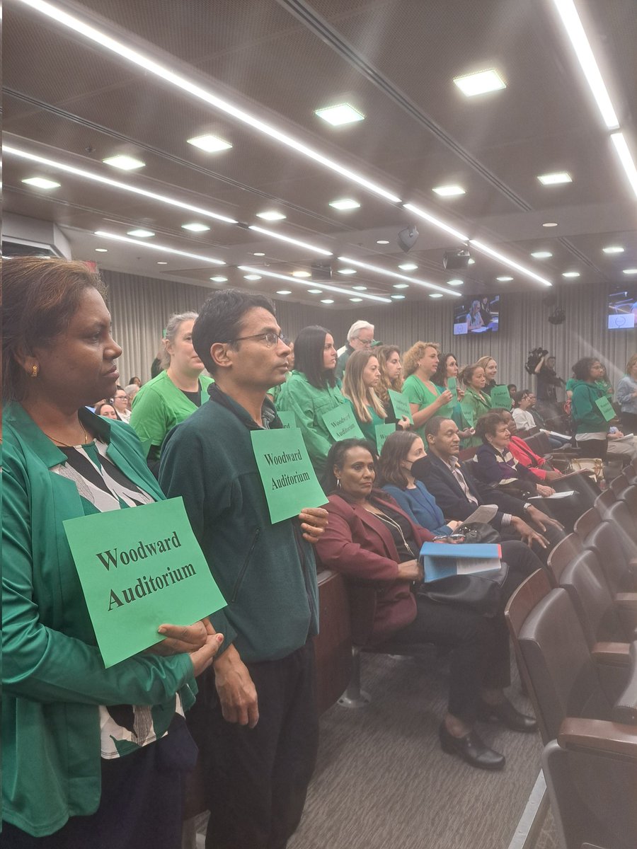 WendyCalhoun1's tweet photo. Woodward needs an auditorium now!  A sea of green at tonight's Council meeting
@MCPS 
@mocoboe 
@MoCoCouncilMD https://t.co/I0ye2FwjcB