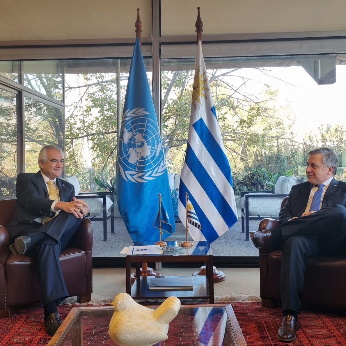 El ministro @OmarPaganini mantuvo una reunión de trabajo con @JoseMSalazarX, secretario ejecutivo de @cepal_onu. Dialogaron sobre la agenda de desarrollo sostenible de América Latina, y propuestas para un modelo de crecimiento posible para nuestros países en el marco de los ODS.