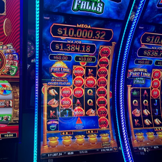 Big wins happening here! 💰 Shoutout to Jeannie from Wisconsin who bagged a sweet $5,000 and another fortunate player who scored $10,700 this week at Four Queens! Keep spinning, keep winning! 🎰🎉 #LasVegas #MoneyMonday #JackpotJoy