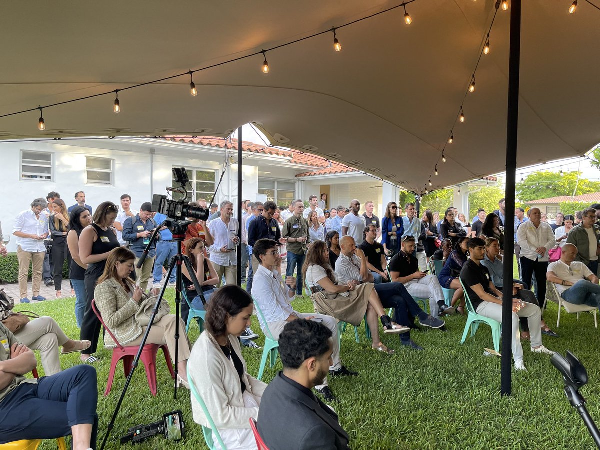joinlazo's tweet image. Exciting start at #FoundersHouse 🏡 by Lazo with Mayor @FrancisSuarez  X. Suarez and @melmedina305 discussing Miami&apos;s booming tech scene 🚀 

Thanks @eMergeAmericas &amp;amp; #NortheasternUniversityMiami 🔥 

#MiamiTechMonth