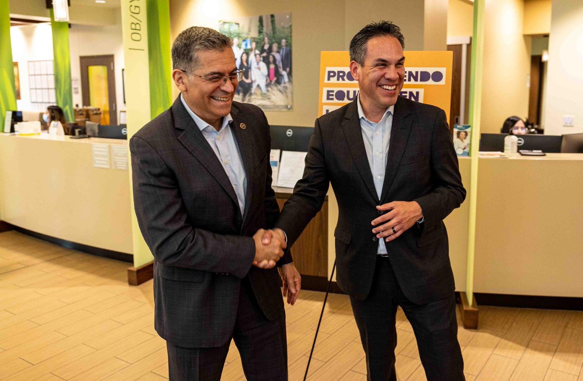 What an honor to host @SecBecerra in the Inland Empire! Secretary Becerra and I toured @sachealthdotorg, and discussed the work @HouseDemocrats, @HHSGov and @POTUS have been doing to make health care more affordable.