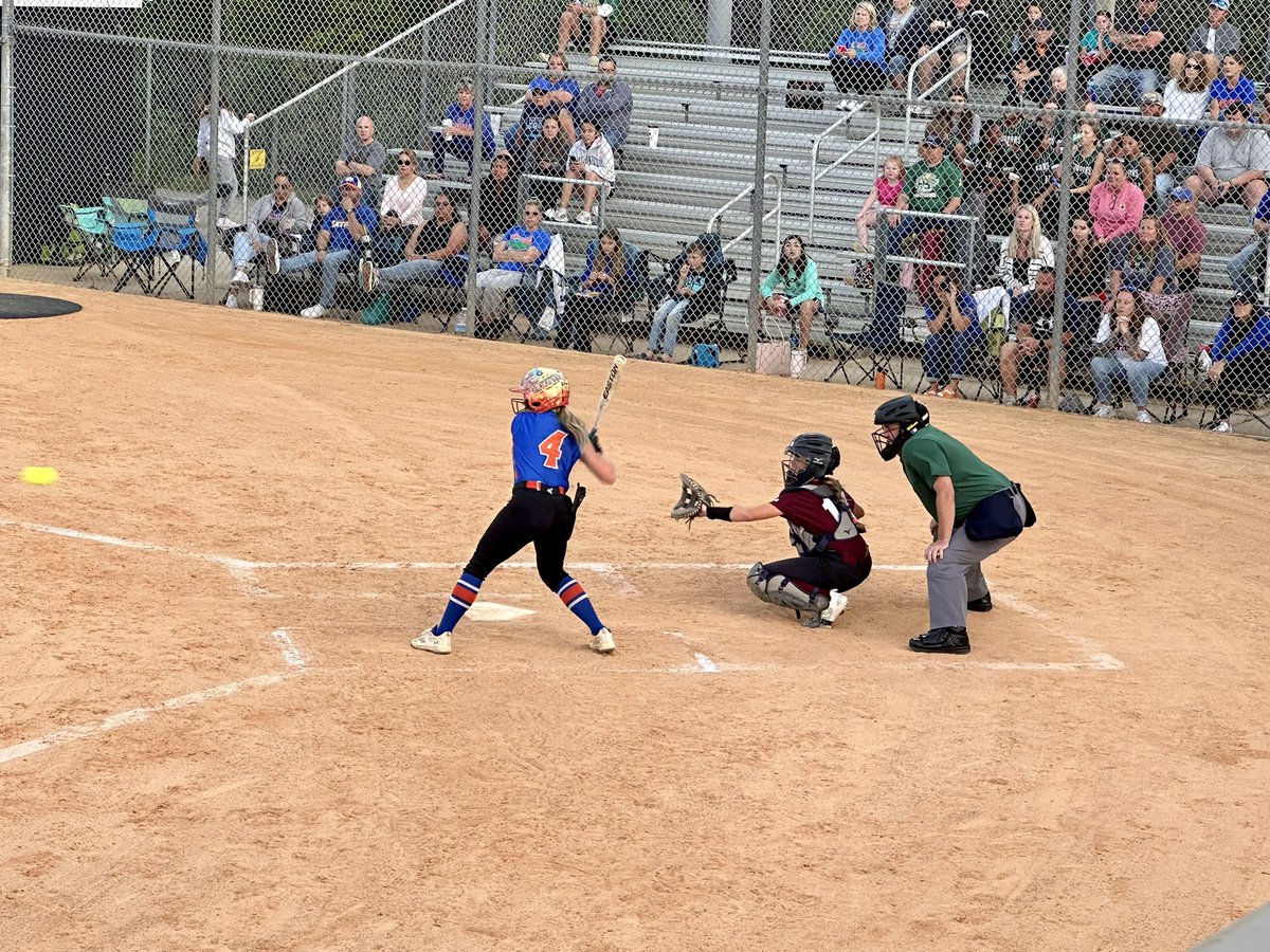 Congratulations to all the teams who competed in the NEFAC softball semifinals at Oakleaf High School tonight! Best of luck to the teams advancing to the finals!