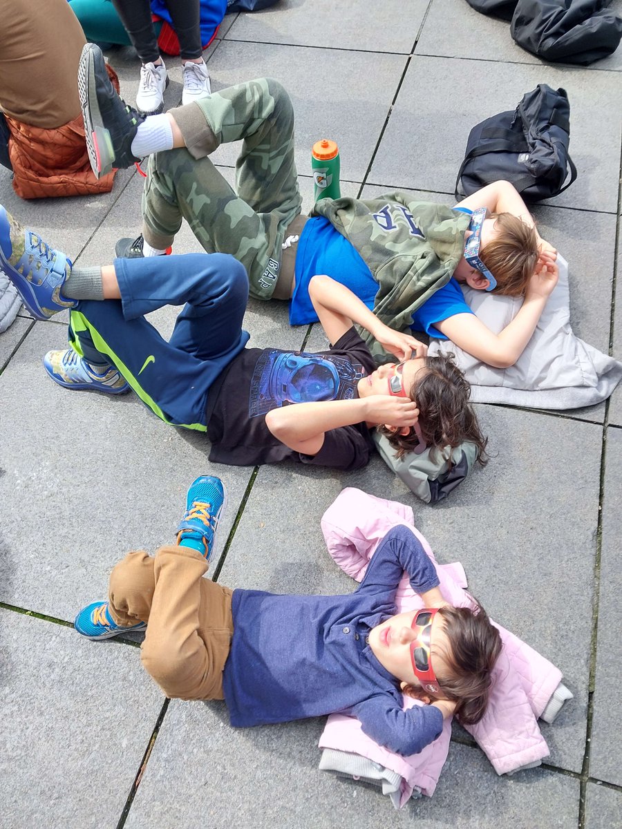 Cut out of school a little early to hang out on the the Arthur Ross Terrace for an opportunity to watch the eclipse… Thank you @AMNH for hosting thousands of people, distributing free glasses & @NASA for producing prodigious amounts of solar eclipse glasses for the masses! 🌙