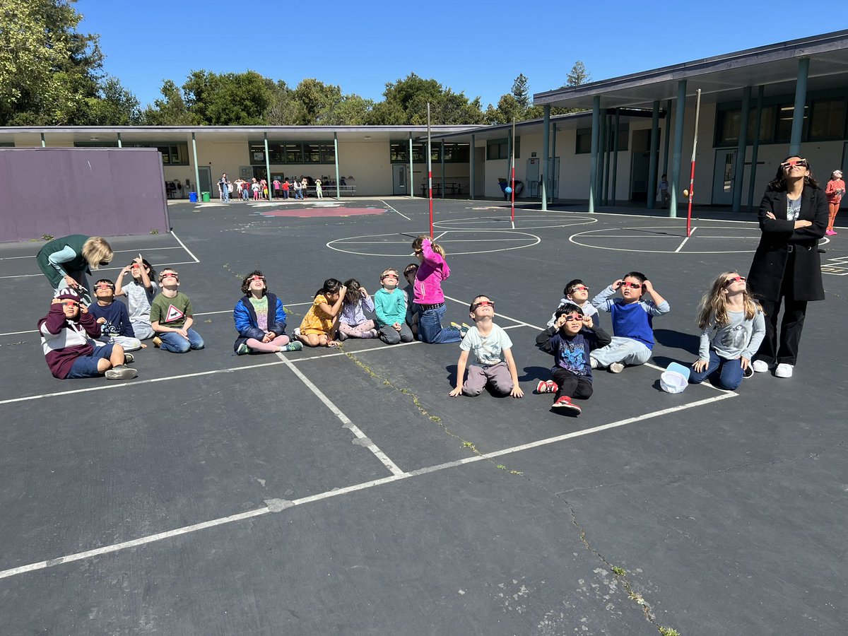 Eclipse viewing at Barron Park Today! Thank you for the special glasses Principal @judy_argumedo !! ☀️ 🌙 🐝 @PaloAltoUnified