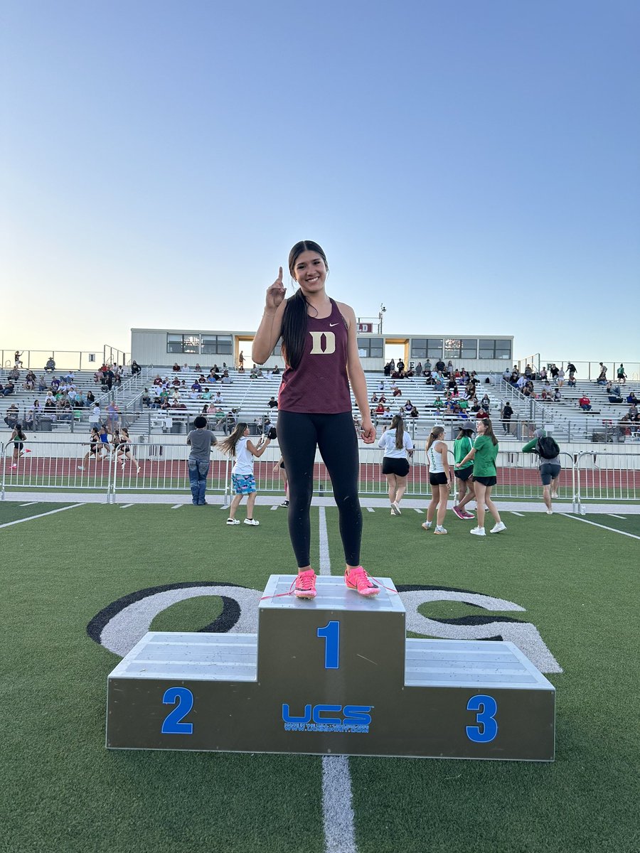🚨 NEW SCHOOL RECORD HOLDER🚨

Kylie Monreal

300 M Hurdles with a time of 45.30