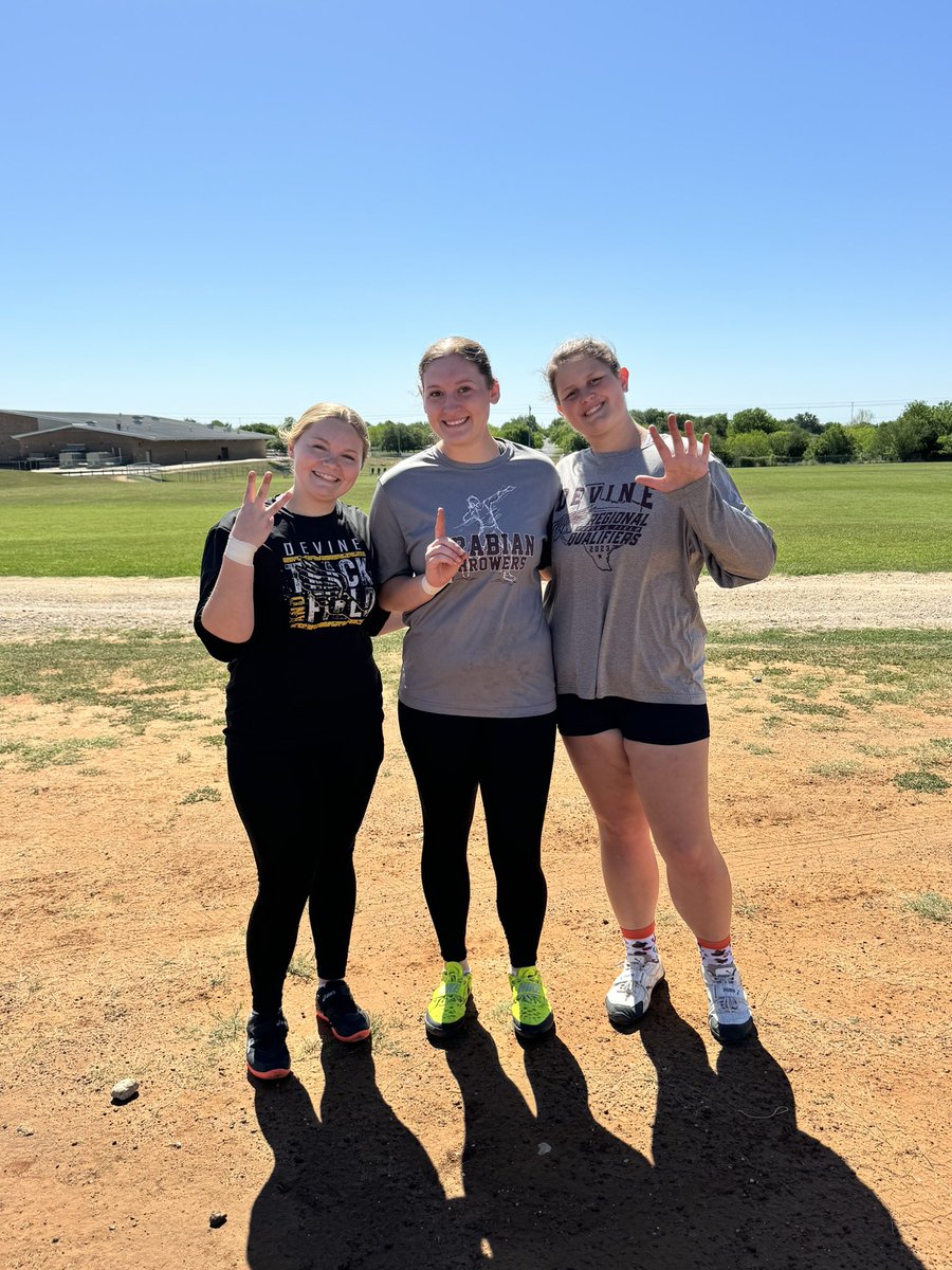 Devine Track & Field tweet media