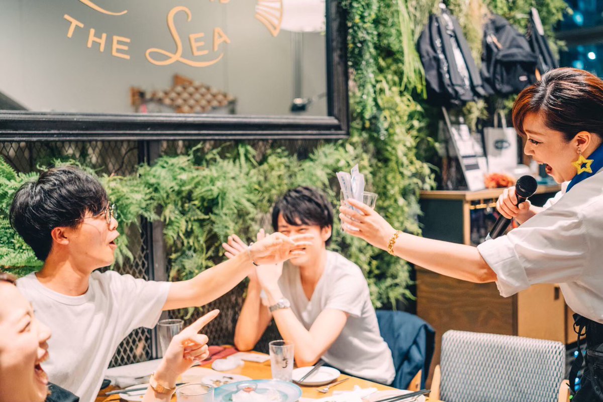 ナイスパフォーマンス🎭👍💕
チップでウェイターを応援しよう📣✨

本日は、チップチケット🎫
の販売をおこなっております🙌🌈
こちらのご購入は現金のみとなりますので
ご注意ください💁‍♂️💁‍♀️