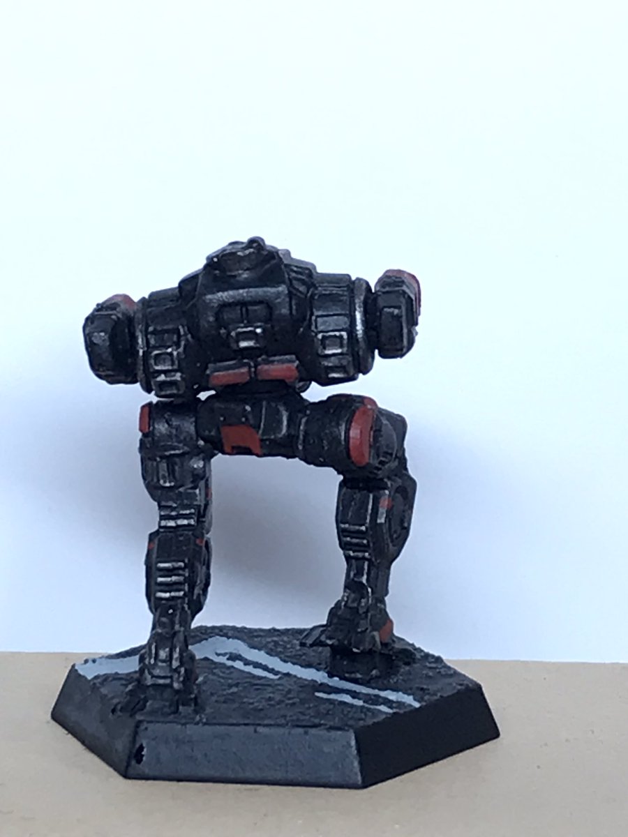 One Jenner JR7-D painted inspired by my Mechwarrior 5 colour scheme. #Battletech #MiniaturePainting