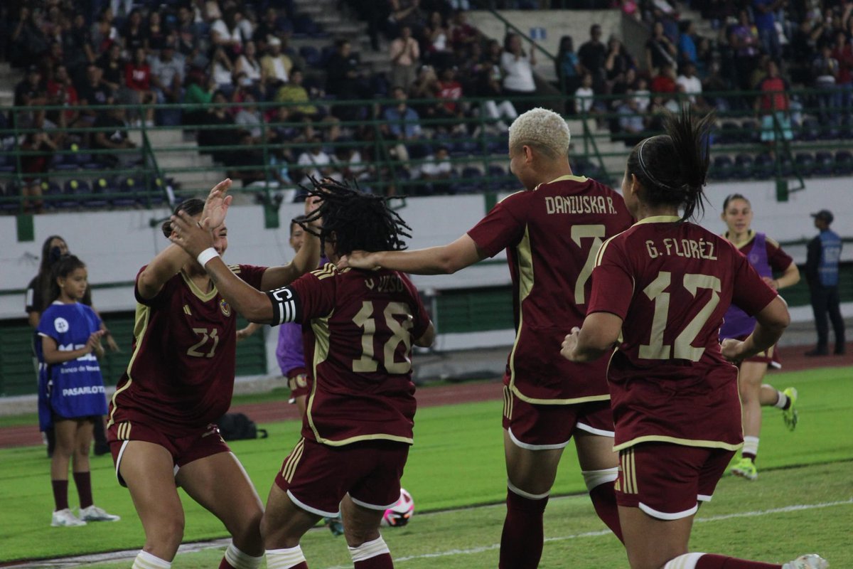 Dos partidos como capitana Vinotinto = Tres goles ©️⚽ TODOS gritamos los goles de Ysaura Viso 💥 📸 @JonathanGSQVE