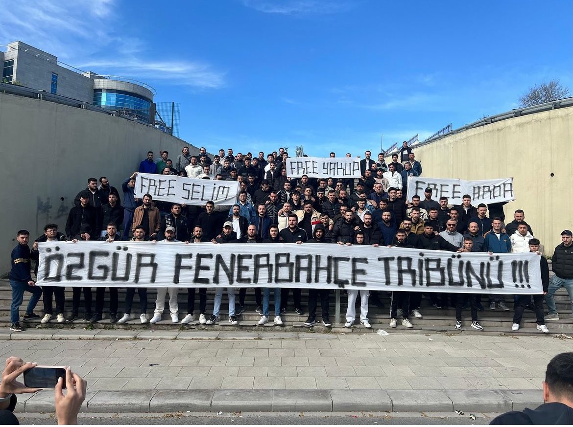 #ÖZGÜRFENERBAHÇETRİBÜNÜ 
Racon bitmiştir. Sadece BABANIZ değil aynı zamanda SAHİBİNİZ FENERBAHÇE