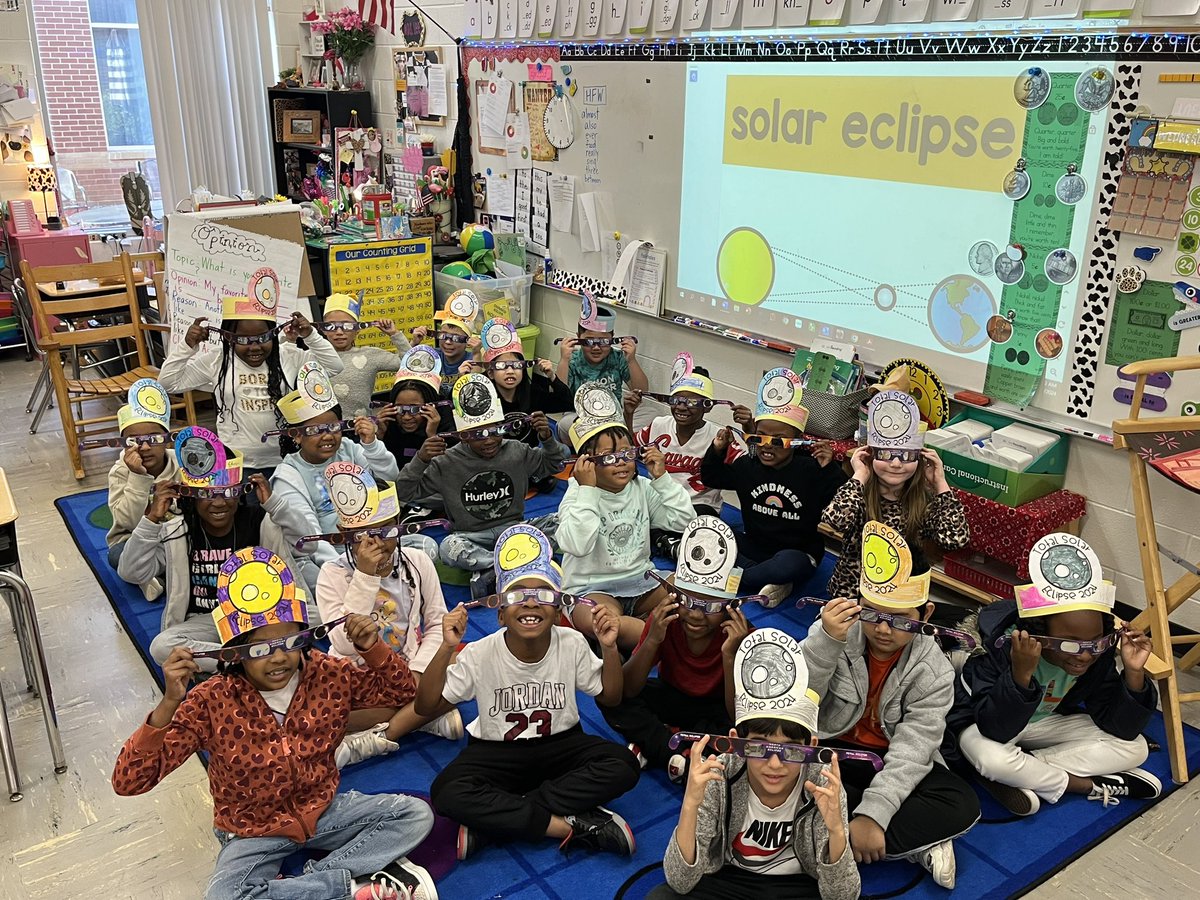 supermrslee's tweet photo. These #firsties were super excited to go outside to view the Solar Eclipse this afternoon! We made hats, read a book about it, watched a video, and even sang along to a song about it! I hope they will always remember this fun, cool, day!  🌕🌑😎☀️@HenryCountyBOE @PrincipalFletch https://t.co/zH1J1K4HmZ