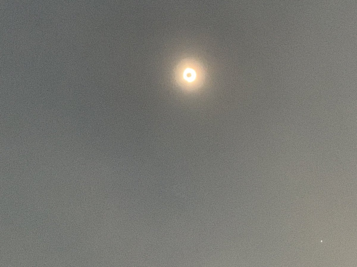 TaylorChomaCTV's tweet photo. Total eclipse 2024 lived up to the hype. https://t.co/wxG0MfNPyc