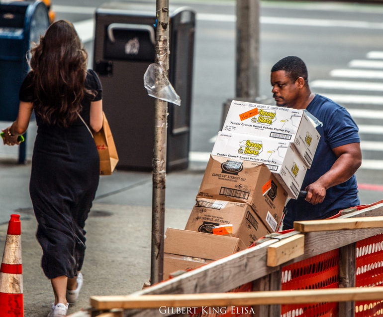 'Must Stay Focused/Special Delivery' ~New York, NY            
#NYC #people #peoplewatching #colorphotos #delivery #streetphotography #art #photography #urbanphotography #photooftheday #colourphoto #peoplephotography #streetphotographer #newyorkcity #photograph #urban…