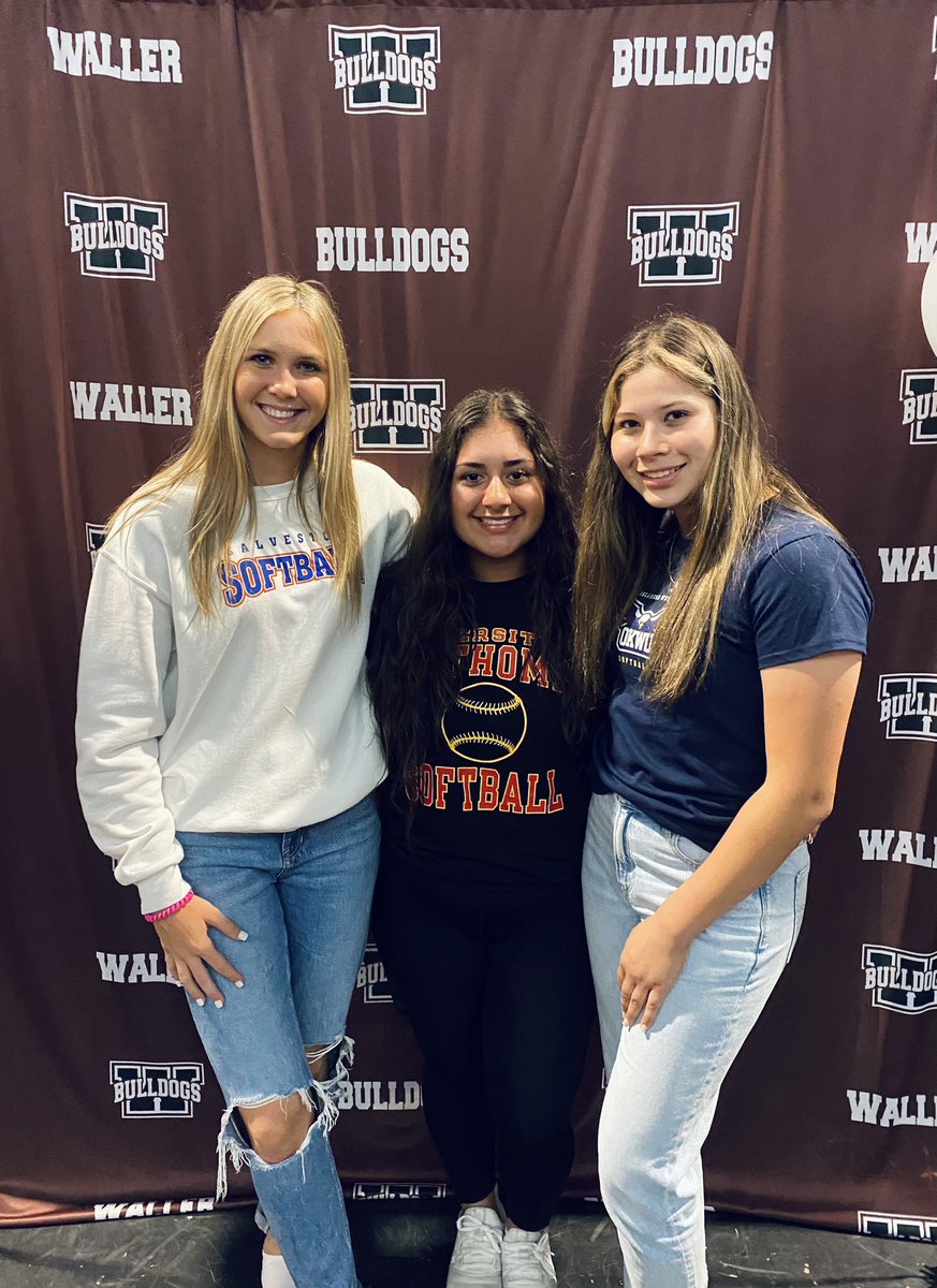 WallerSoftball's tweet photo. 🖊️🥎SIGNING DAY🥎🖊️

🎉Congratulations to Addison Bean (University of St Thomas), Alayna Davis (Galveston College) &amp; Jenavie Trevino (Oklahoma Wesleyan University)🎉

We are so proud of you and can’t wait to see you play at the next level! https://t.co/SuErMR9uXy