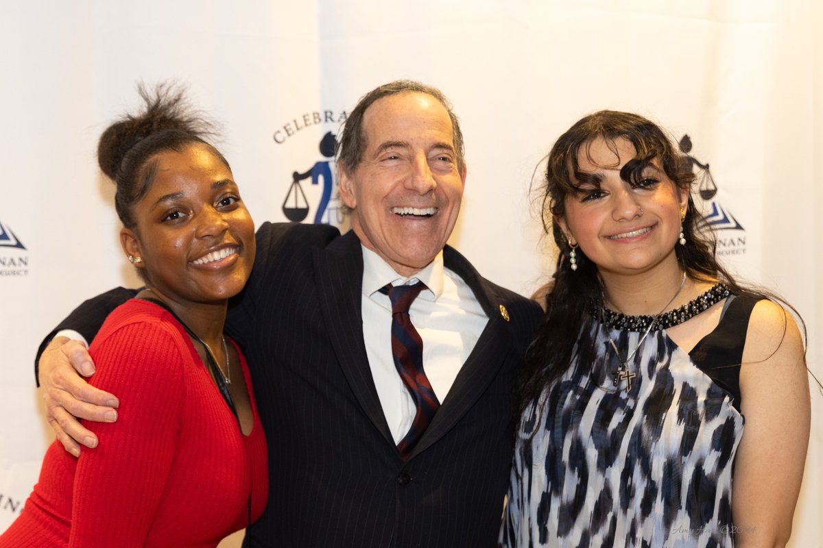 Celebrating 25 Years of Marshall-Brennan, 70 high schoolers from 13 chapters competed in the National Moot Court! Read more: tinyurl.com/MarshallBrenna….