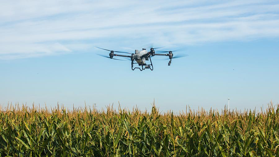 Empowering Tanzanian #farmers with advanced solutions. @Tukutech_ introduces crop spraying drone services for precision pesticide application. Join us as we revolutionize agriculture for a brighter and more sustainable future. #Precision #CostEffectiveSolutions #TimeSavingTech