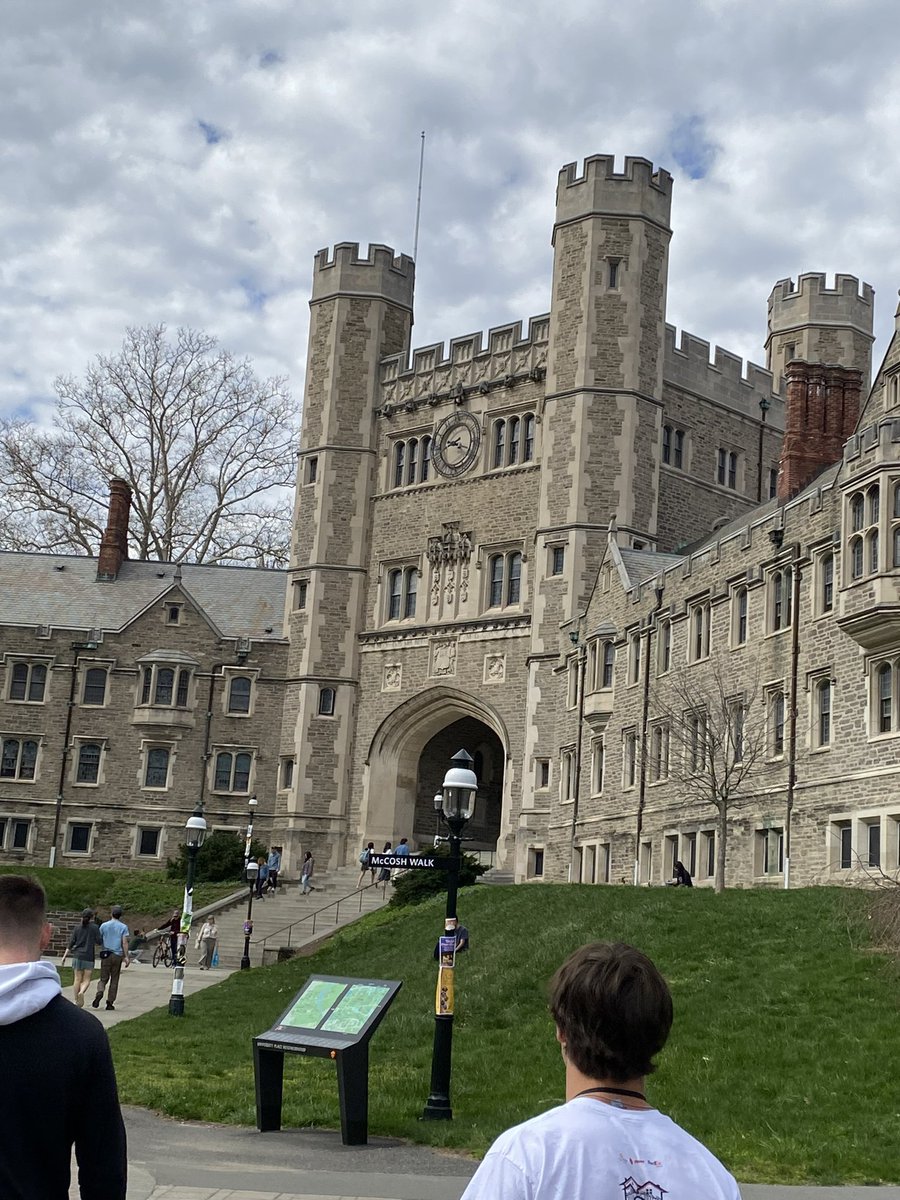 Had an amazing time today watching @PrincetonFTBL practice!! Thank you @SVerbit for the invitation! @CoachCuevas78 @CoachBobSurace @CoachMikeWeick @coachehenderson @CoachLangeRBC @nextlvlculture @GoMVB