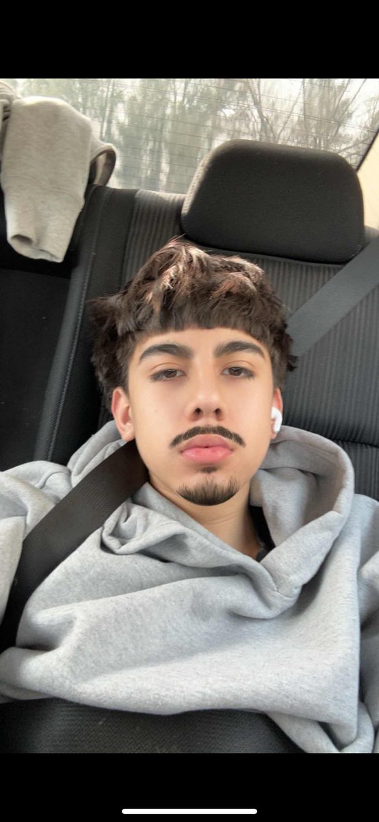 Pr1ncessV33's tweet photo. @tootifuzi this the guy saying that btw 💀💀💀 https://t.co/dl0PXmf2uw